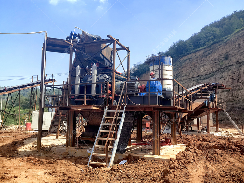 時產(chǎn)150噸選哪個型號液壓對輥破碎機？